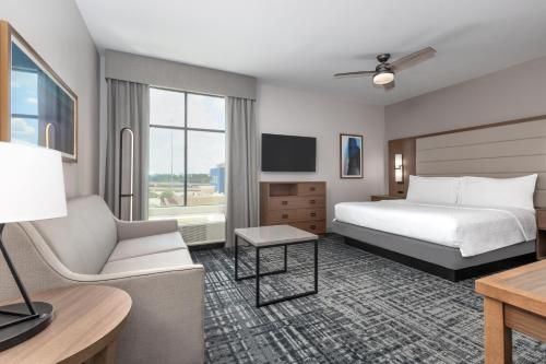 Postel nebo postele na pokoji v ubytování Homewood Suites By Hilton Houston Memorial