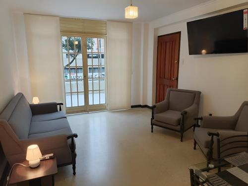Lindo Apartamento Full Equipo con 2 habitaciones y Amplia Terraza con Agua Continua