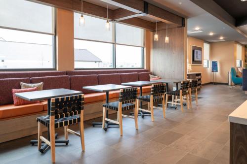 Zona de estar de Tru By Hilton Grimes Des Moines