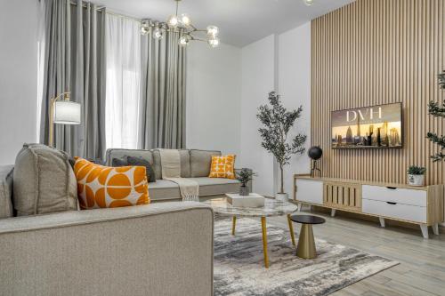 DVH Luxe Retreats 1BR Yas Island near Ferrari World & Yas Mall