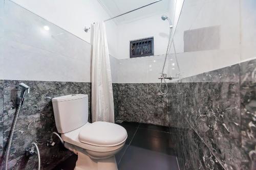 Phòng tắm tại Cloud Inn Kandy