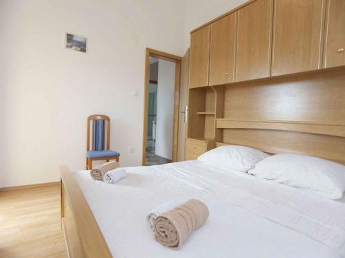 Postel nebo postele na pokoji v ubytování Apartment in Kakma - Biograd Riviera 40380