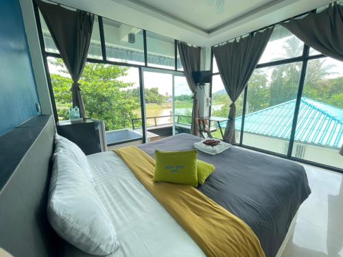 Bazén v ubytování Nava Tara Resort nebo v jeho okolí