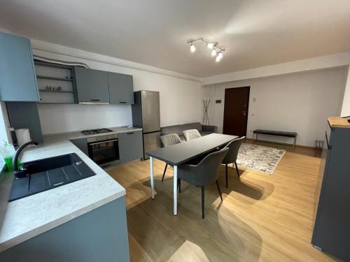 Afbeelding uit fotogalerij van Cozy London Escape in Suceava