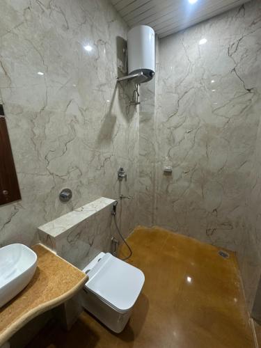 Ένα μπάνιο στο Hotel Golden Pleasant