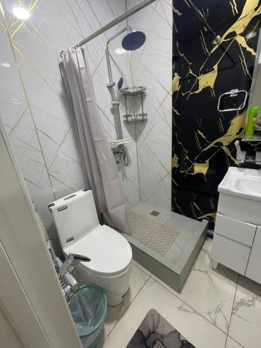 Koupelna v ubytování Vira Hotel