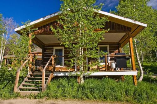 Zahrada ubytování Quiet Mountain Cabin with Barbecue near Steamboat Springs in Colorado