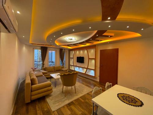 Greenside Apartment 6