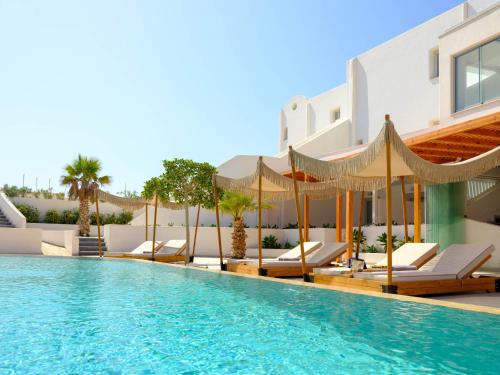 Πισίνα στο ή κοντά στο Safrani Suites