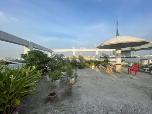 Φωτογραφία από το άλμπουμ του Bosila Mohammadpur 3BR 1800 sq new flat with AC στη Dhaka