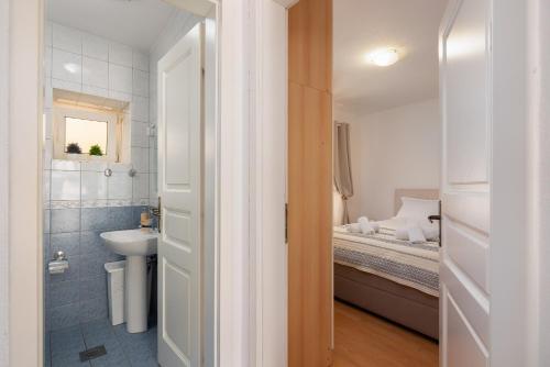 Sea view apartment Galatea