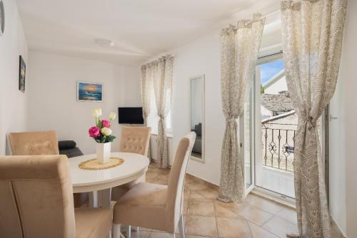 Sea view apartment Galatea