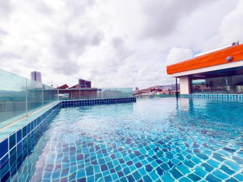 Πισίνα στο ή κοντά στο Phuket Patong Buri Resort