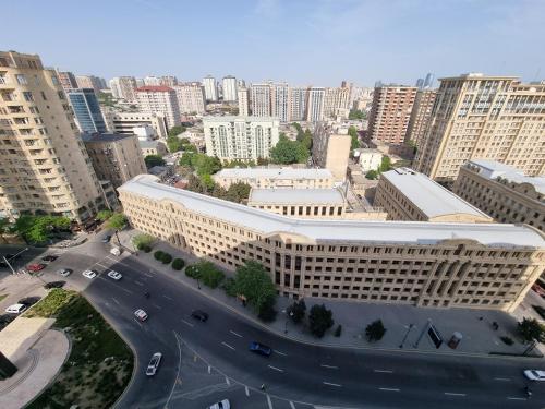 Nespecifikovaný výhled na destinaci Baku nebo výhled na město při pohledu z apartmánu