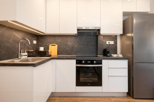 Artemis Apartments II