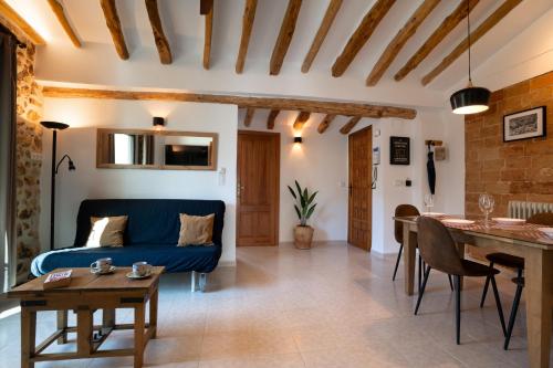 Khu vực ghế ngồi tại LA MUNTANYA - Apartamentos Rural Guadalest