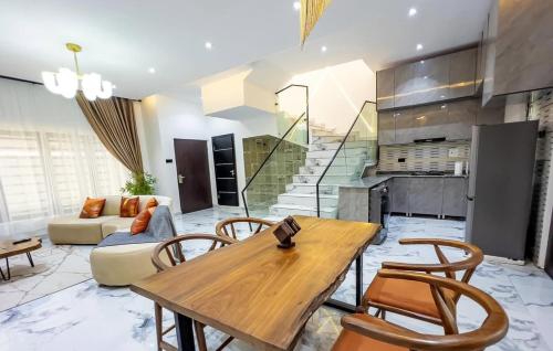 Kuchyň nebo kuchyňský kout v ubytování Osaka Apartments By Js Luxury