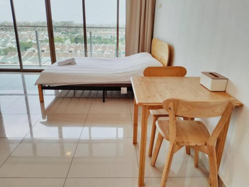 Ένα ή περισσότερα κρεβάτια σε δωμάτιο στο 026 Palazio Apartment Muji House Mount Austin Wifi Netflix