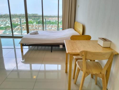 Ένα ή περισσότερα κρεβάτια σε δωμάτιο στο 026 Palazio Apartment Muji House Mount Austin Wifi Netflix