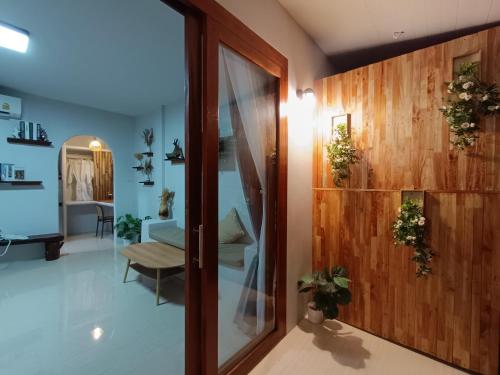 Kuchyň nebo kuchyňský kout v ubytování Marine House Koh Tao