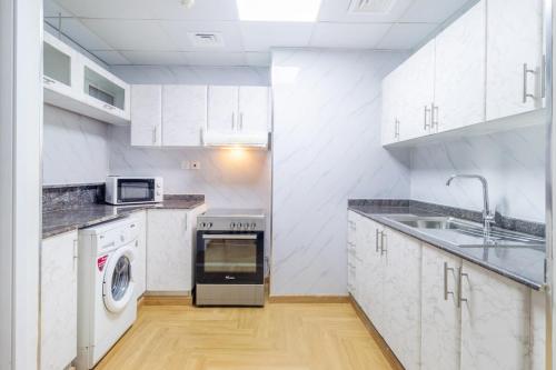 Luxury 2BR in Dubai Marina Man 1014