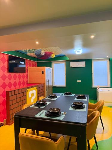 Køkken eller tekøkken på Retro Gaming Corner - Arcade Games - Jacuzzi - Sauna - Switch 2