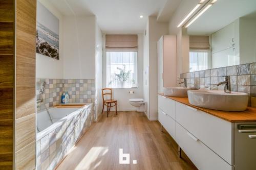 Kuchyň nebo kuchyňský kout v ubytování LOGIES-M Comfort Studios Inc Bikes B&B