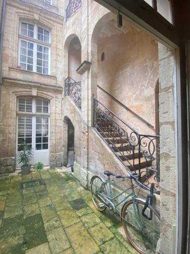 L'ARCADE SECRETE Appartement climatisé, Jacuzzi, Borne d'arcade Bordeaux centre