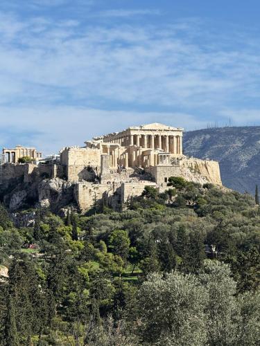 Acropolis Traditional Stoney Retreat