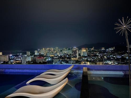 Фотография из галереи 22 Macalisterz With Komtar View 2 Queen bed в Джорджтауне