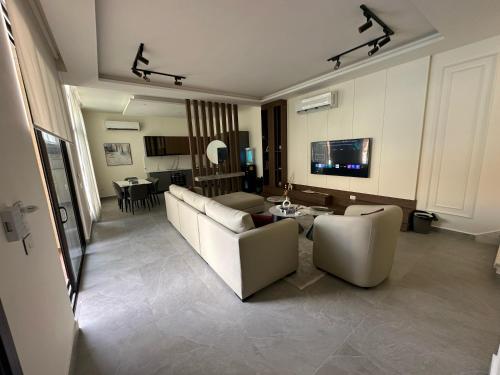 Μια τηλεόραση ή/και κέντρο ψυχαγωγίας στο The Chiefs Villa