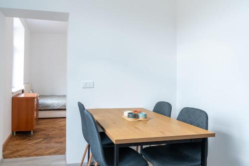 Urban NEST apartment - FREE Parking & Central