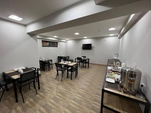 Εστιατόριο ή άλλο μέρος για φαγητό στο Nari 2 Hotel