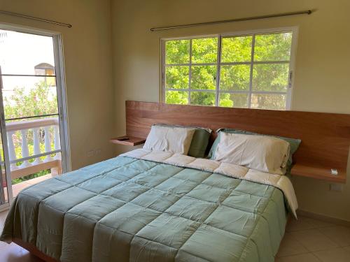 Postel nebo postele na pokoji v ubytování Villa 102A, 5 master bedroom and 5 full bathrooms with private pool