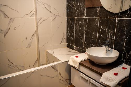 Ένα μπάνιο στο Altuncu Premium Termal Hotel