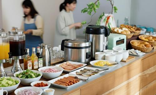 ホテルの敷地内または近くでの食事または食べ物