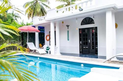 Πισίνα στο ή κοντά στο villa campestre las palmas