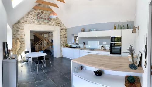 Kuchyň nebo kuchyňský kout v ubytování Ker Helo-ana