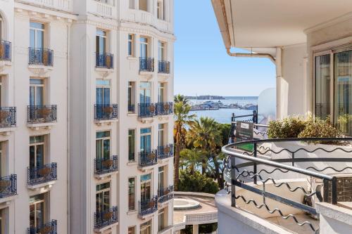 Prestige Azur YourHostHelper