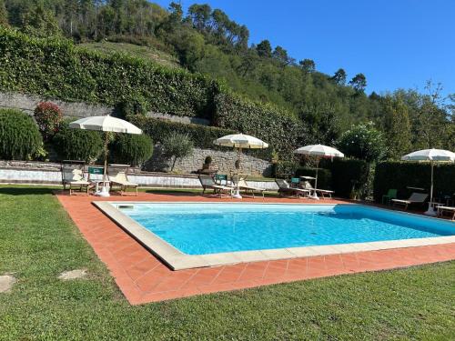 Bazén v ubytování Agriturismo Tenuta La Fratta nebo v jeho okolí