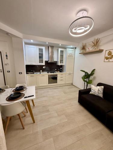 Uri House-Il tuo rifugio moderno a 300mt dalla metro C
