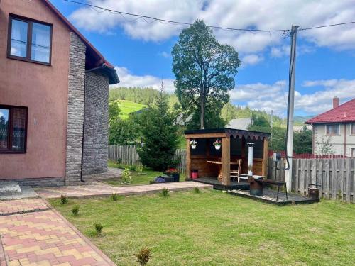 Το κτήριο όπου στεγάζεται  η παραθεριστική κατοικία