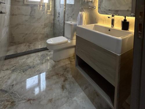 Vannituba majutusasutuses Nakhil Pyramids Resort