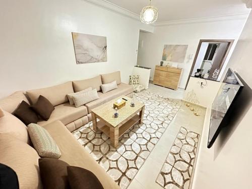 Posezení v ubytování Close to airport, easy access to Medina