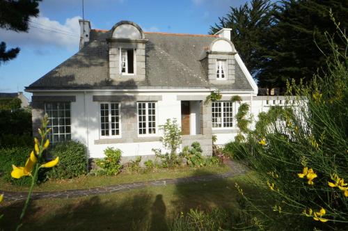Magnifique villa à 80 m de la plage, 4 grandes chambres, 122 m2, jardin clos