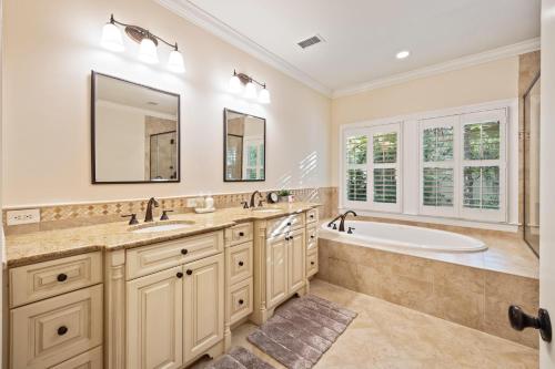 Ένα μπάνιο στο BW3038: 3038 Baywood Drive