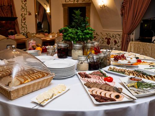 Jídlo v hotelu nebo okolí