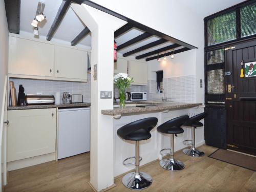 Kuchyň nebo kuchyňský kout v ubytování 5 Torwood Gables