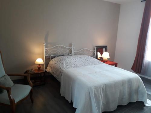 Postel nebo postele na pokoji v ubytování STAYHOME BZH - Cœur du Finistère