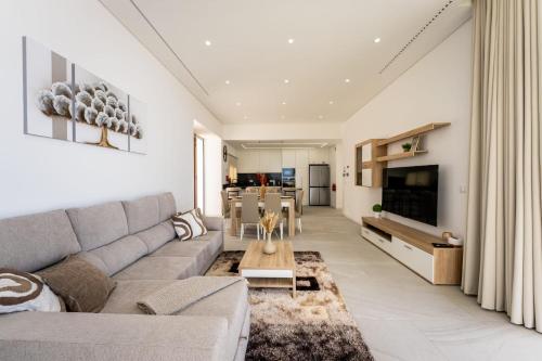 Villa Matias - Private pool and family comfort
